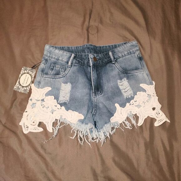 Blostirno Pants - Blostirno Distressed-Lace Cut Off Shorts